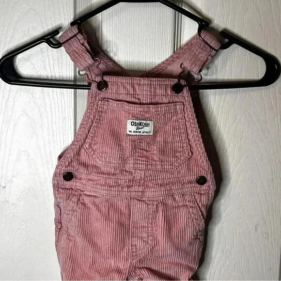 EUC Oshkosh BGosh Girls Light Pink Corduroy Overalls 12 M Buttons - Picture 2 of 6